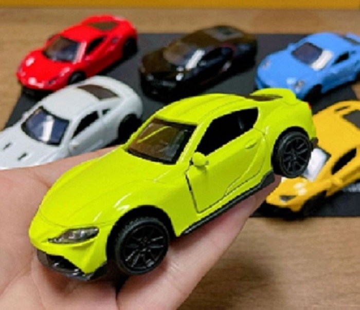 1:43 Scale Diecast Model-Ferrari, Bugatti, Lamborghini, Nissan Porsche, Supra - Image 5